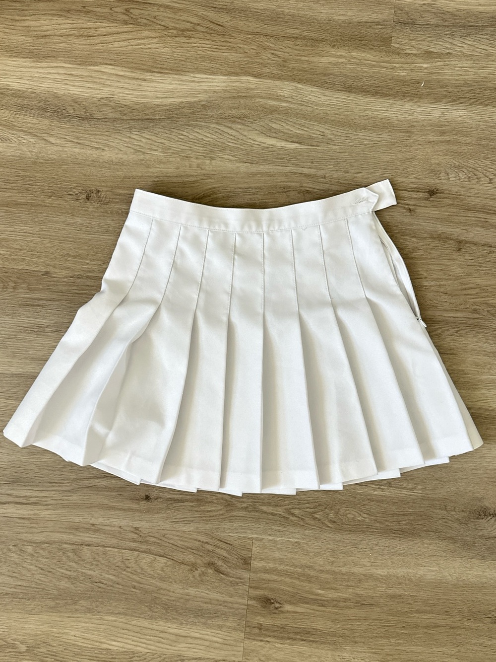 American Apparel White Pleated Skirt - Women